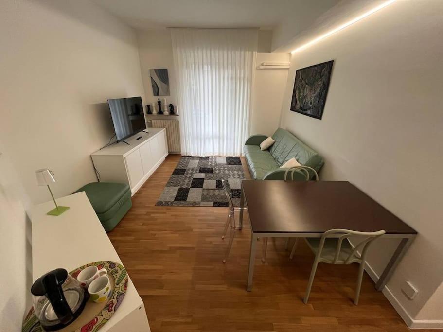 Appartamento Spazioso In Centro Placência Exterior foto