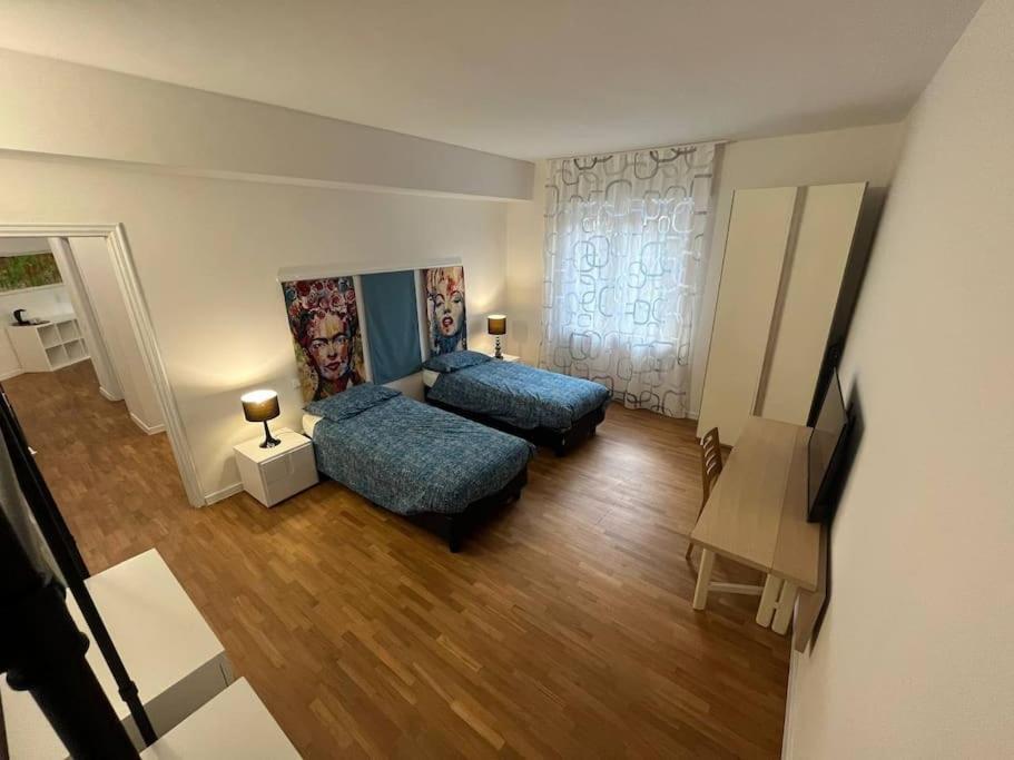 Appartamento Spazioso In Centro Placência Exterior foto